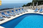 Lloret de Mar Villa Sleeps 17 Pool WiFi