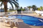 House near the canal in Empuriabrava with three bedrooms and private pool