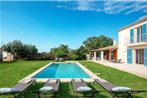 Llucmajor Villa Sleeps 10 with Pool Air Con and WiFi