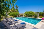 Alcudia Holiday Home Sleeps 7 with Pool Air Con and WiFi