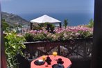 Moderne Ferienwohnung mit privatem Balkon sowie Meer- und Gebirgsblick