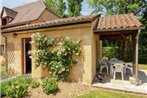 Pleasant Cottage with Pool in Vezac South of France