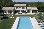 Modern villa in Eygalieres with Garden