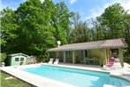 Quiet Holiday Home in Lalinde with Swimming Pool