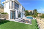 Splendid villa with sea view and infinity pool in Vallauris