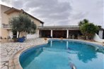 Majestic Villa in Homps with Private Pool