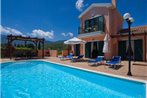 Karavomylos Villa Sleeps 4