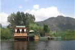 Green view Group of Houseboats