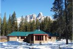 HI-Castle Mountain Hostel