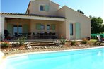 Holiday Home Les Romarins Saint Saturnin d'Apt