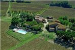 Antique Farmhouse in Castiglione del Lago with Swimming Pool