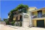 Apartments by the sea Loviste