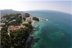 Apartments by the sea Podstrana