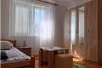 Apartments and Rooms MIRJANA