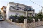 Apartments by the sea Seget Vranjica