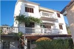 Guesthouse Mari 100m pabble beach