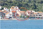 Apartments by the sea Tisno