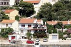 Apartments by the sea Tisno