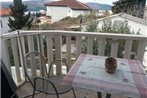 Apartments by the sea Seget Vranjica