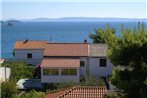 Apartments by the sea Seget Vranjica