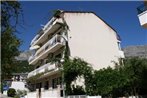 Apartments by the sea Podgora