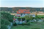 Apartments with a parking space Supetarska Draga - Donja