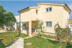 Two-Bedroom Apartment in Fazana