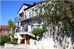 Apartment in Trogir with sea view