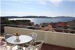 Apartment in Trogir with sea view