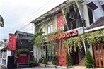 RedDoorz near Hartono Mall