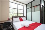 RedDoorz near Eka Hospital BSD City