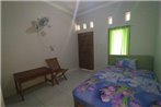 OYO Life 2811 Nirwana Kost & Homestay