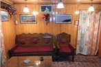 Tashkand Houseboat