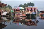 Houseboat Shagoo Palace