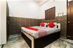 OYO 11762 Trimurti Guest House