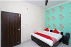 OYO 28050 Raj Guest House