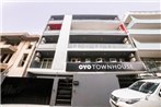 Super OYO Townhouse 18557 Near Appu Ghar