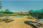 Stunning apartment in Tuoro sul Trasimeno w/ Outdoor swimming pool and 2 Bedrooms