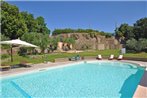 Pitigliano Apartment Sleeps 4 with Pool