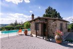 Villetta Armaiolo is a cozy cottage located in Tuscany