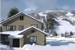 Hakuba Holiday House at Happo One