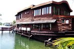 Koh Chang Boat Chalet