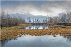 Lijiang Scenery Retreats Lake Front Villa Resort