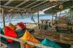 Backpack Beach Hostel & Reggae Bar