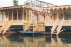 Mandalay Houseboats