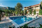 Six-Bedroom Holiday Home in Herceg Novi