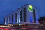Holiday Inn Express Mexico- Toreo