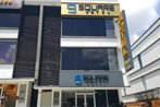 9 Square Hotel - Seri Kembangan