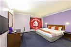 OYO 472 Comfort Hotel 1