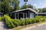 Nice chalet on the edge of the forest in a holiday park in the Brabant Kempen